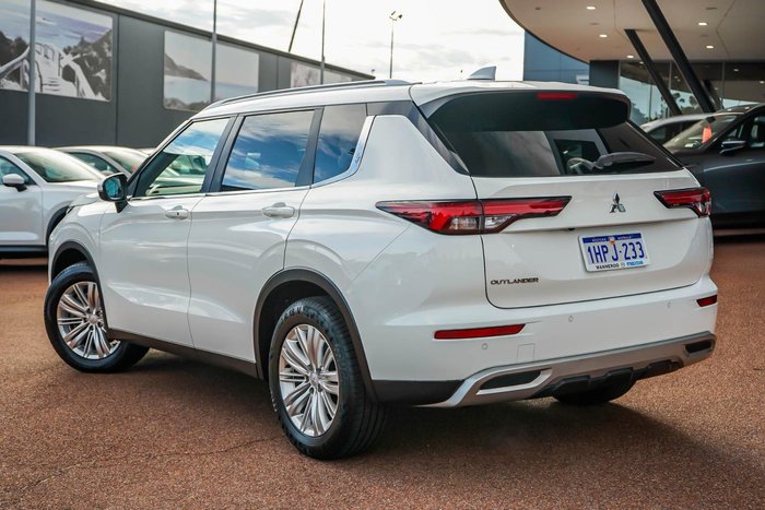 2021 Mitsubishi Outlander LS
