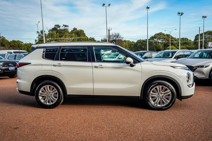 2021 Mitsubishi Outlander LS