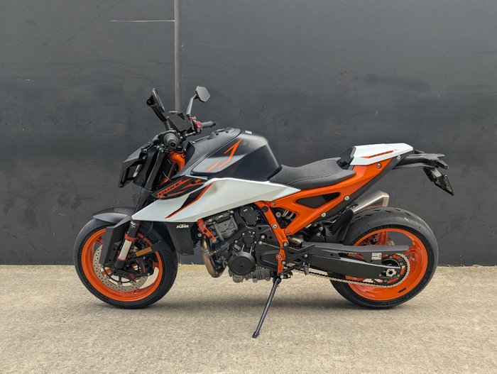 2026 Ktm 2026 Ktm 990CC 990 DUKE R BLACK