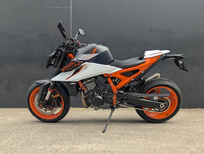 2026 Ktm 2026 Ktm 990CC 990 DUKE R BLACK