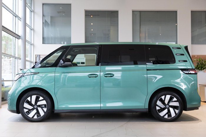 2025 Volkswagen ID. Buzz Pro BEV560