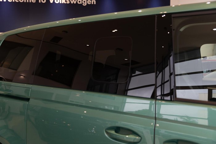 2025 Volkswagen ID. Buzz Pro BEV560