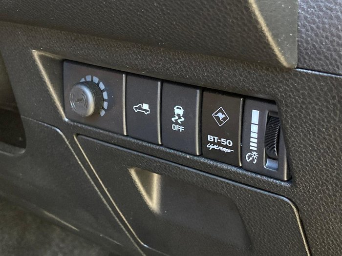 2025 Mazda BT-50 SP