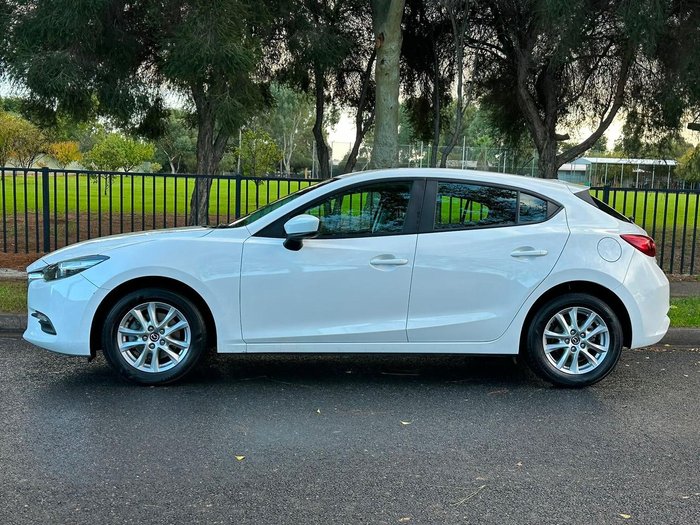 2018 Mazda 3 Neo Sport