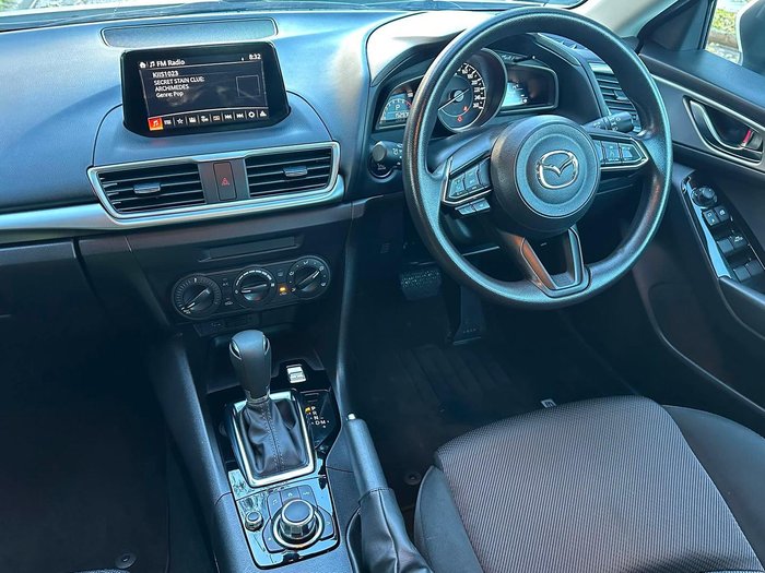 2018 Mazda 3 Neo Sport