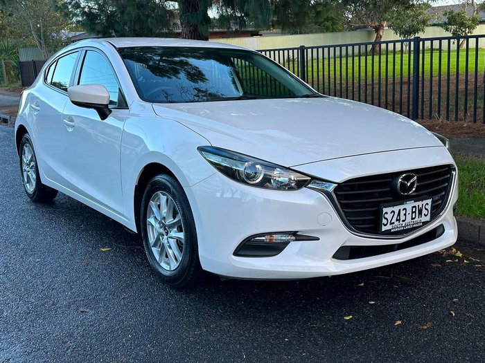 2018 Mazda 3 Neo Sport