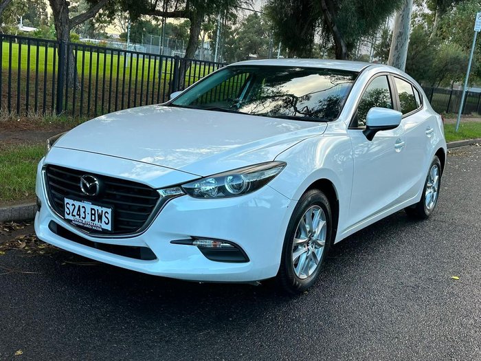 2018 Mazda 3 Neo Sport