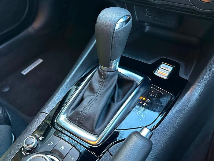 2018 Mazda 3 Neo Sport