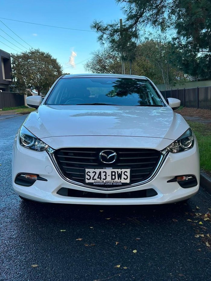 2018 Mazda 3 Neo Sport