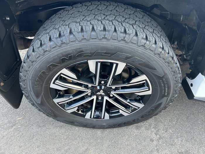 2021 Mitsubishi Pajero Sport Exceed