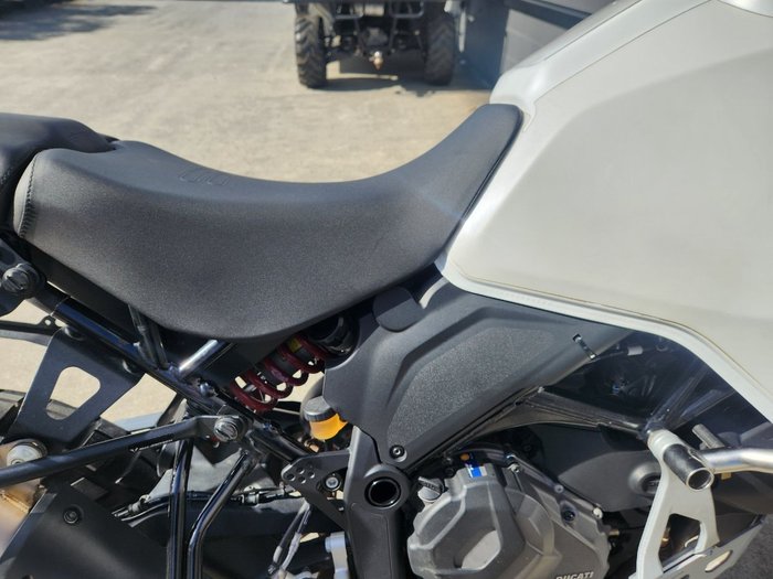 2022 DUCATI DESERTX WHITE