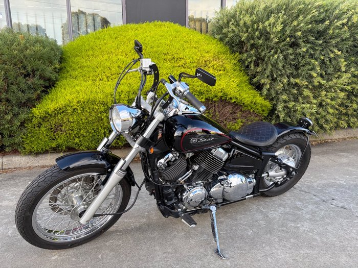 2010 Yamaha XVS650 V-STAR CUSTOM Black
