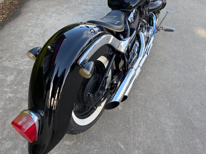 2010 Yamaha XVS650 V-STAR CUSTOM Black