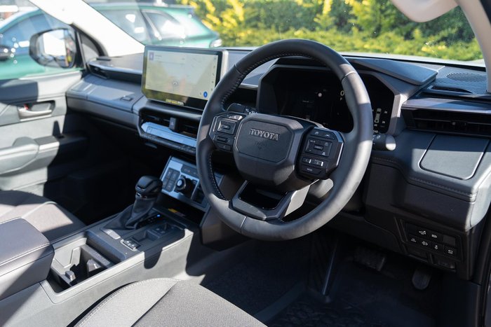 2026 Toyota Hilux SR5 48V