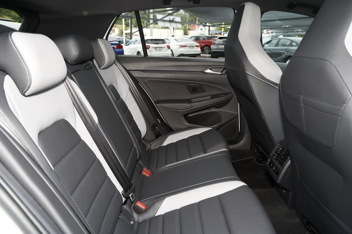 2025 Volkswagen Golf 110TSI R-Line