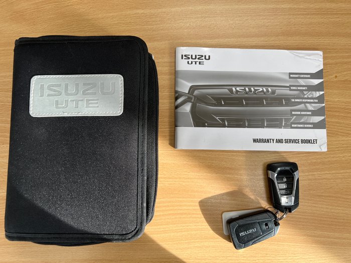 2021 Isuzu MU-X LS-U MY21 Mineral White