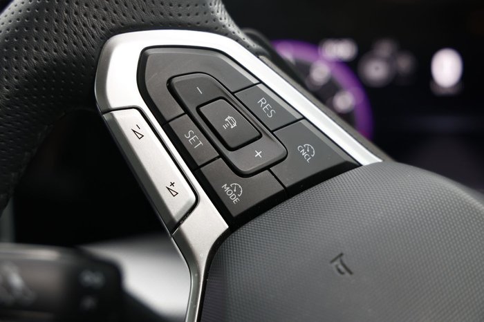 2025 Volkswagen Golf 110TSI R-Line