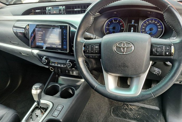 2017 Toyota Hilux SR5