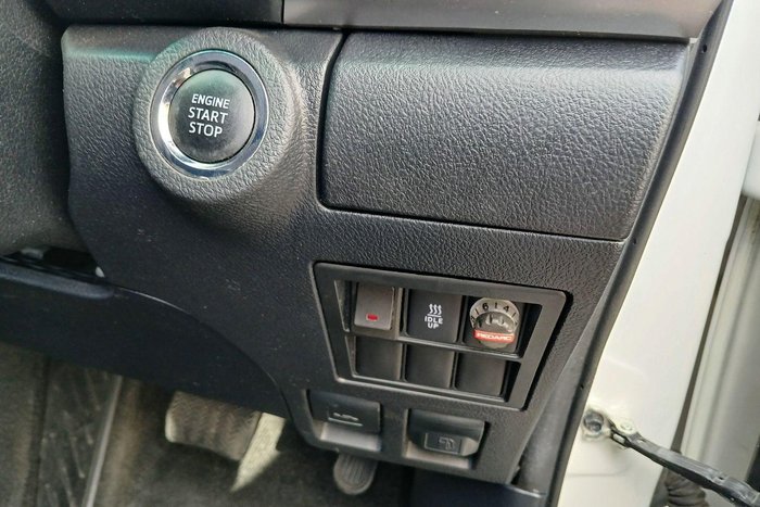 2017 Toyota Hilux SR5