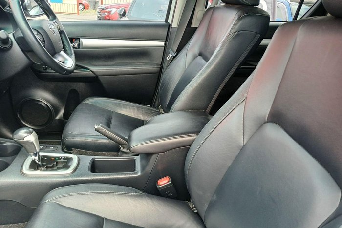 2017 Toyota Hilux SR5
