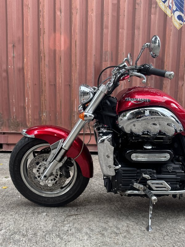 2006 Triumph ROCKET III Red