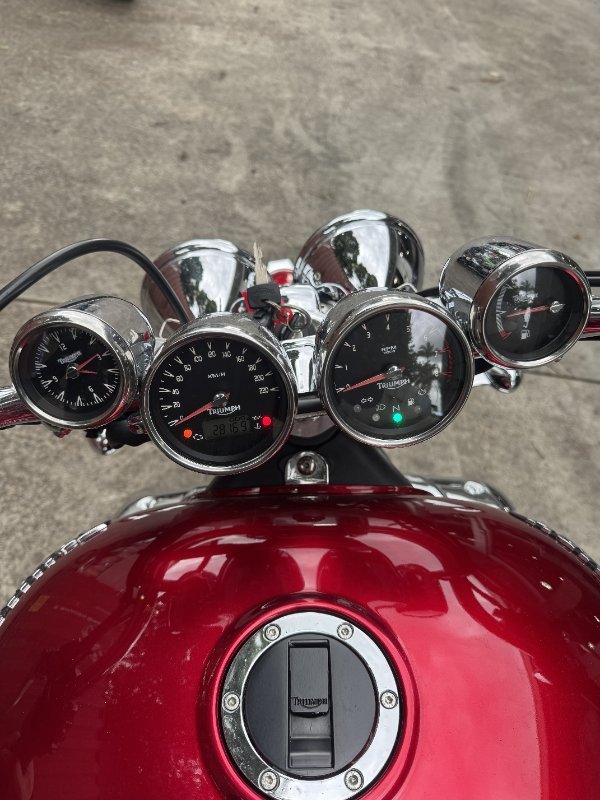 2006 Triumph ROCKET III Red