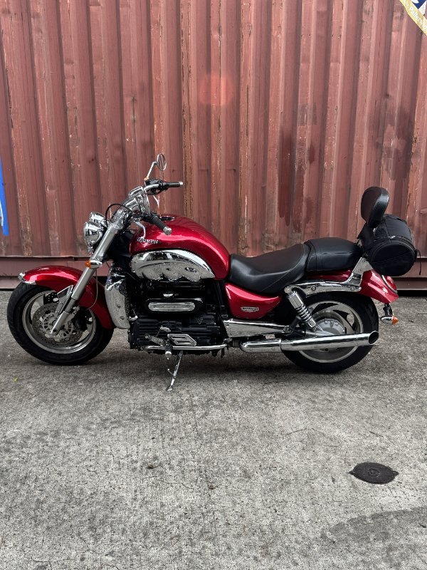 2006 Triumph ROCKET III Red