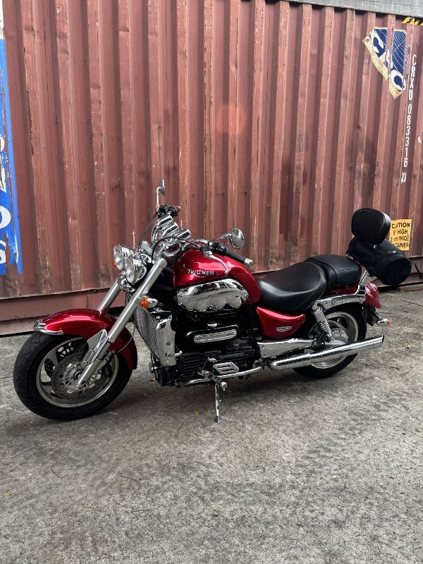 2006 Triumph ROCKET III Red