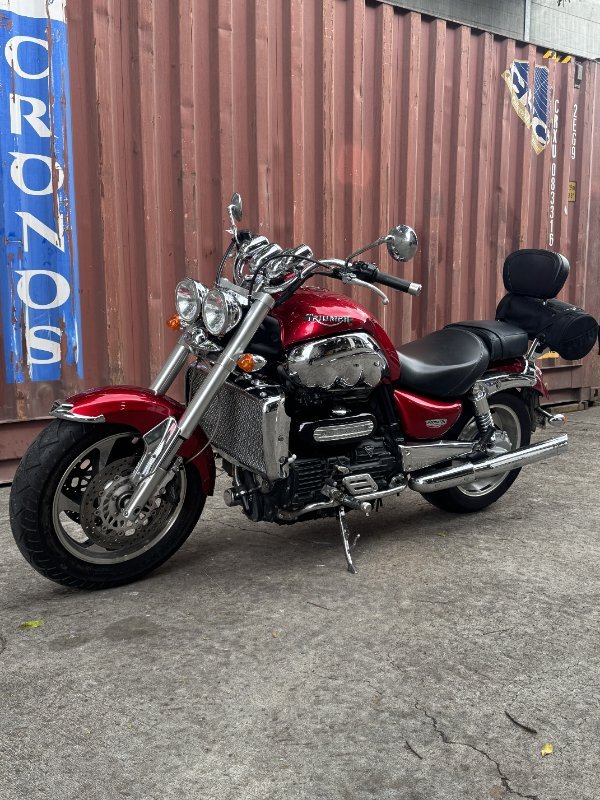 2006 Triumph ROCKET III Red