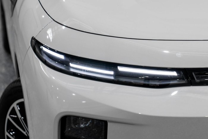 2026 Leapmotor B10 Design LR