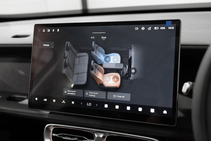 2026 Leapmotor B10 Design LR