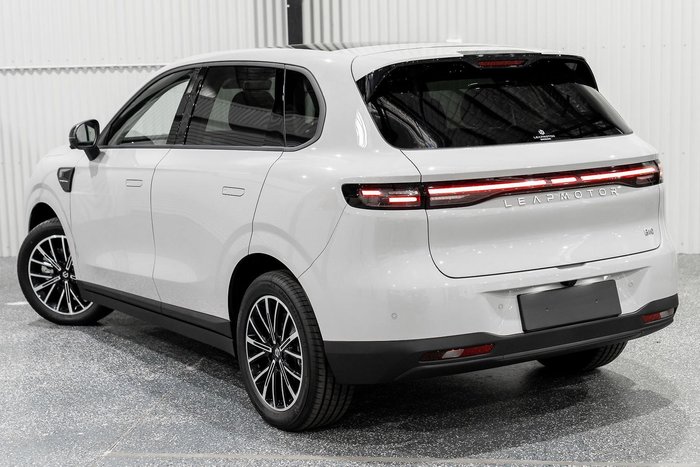 2026 Leapmotor B10 Design LR