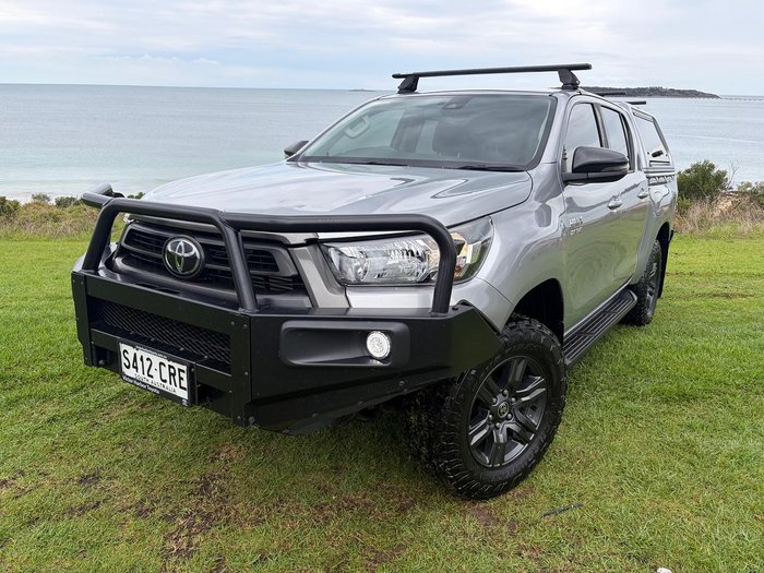2022 Toyota Hilux SR