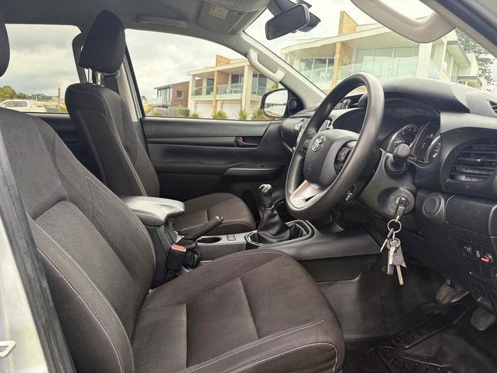 2022 Toyota Hilux SR
