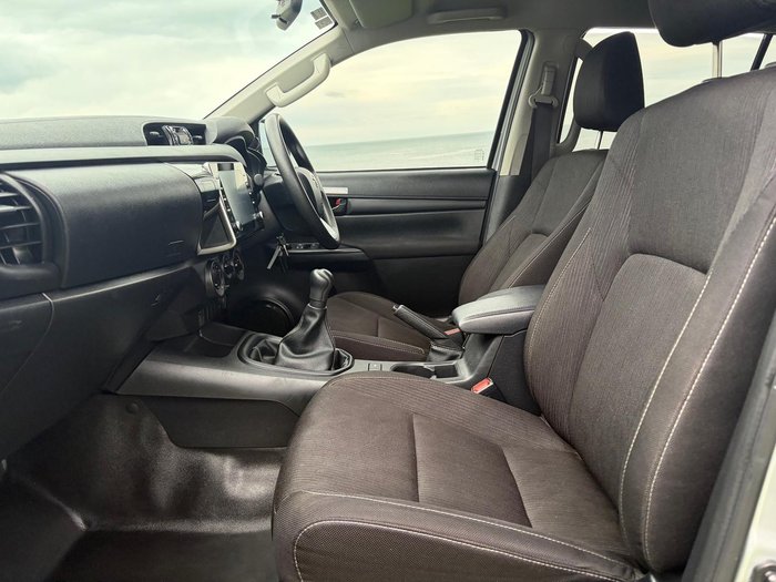 2022 Toyota Hilux SR