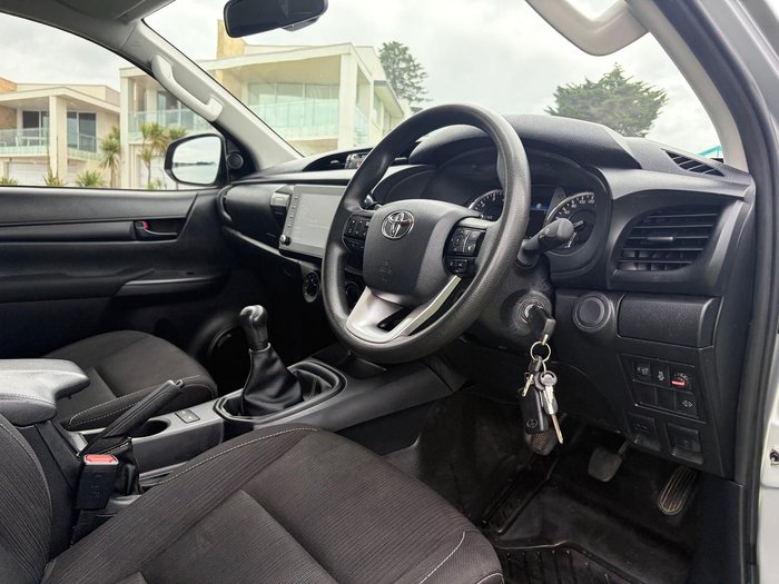 2022 Toyota Hilux SR