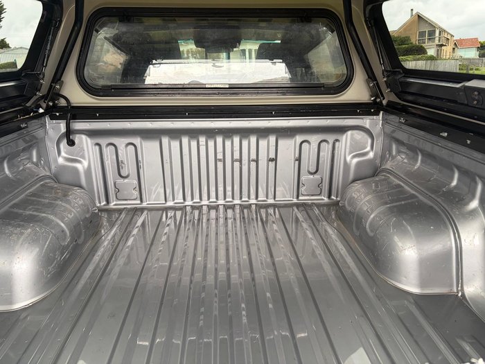 2022 Toyota Hilux SR