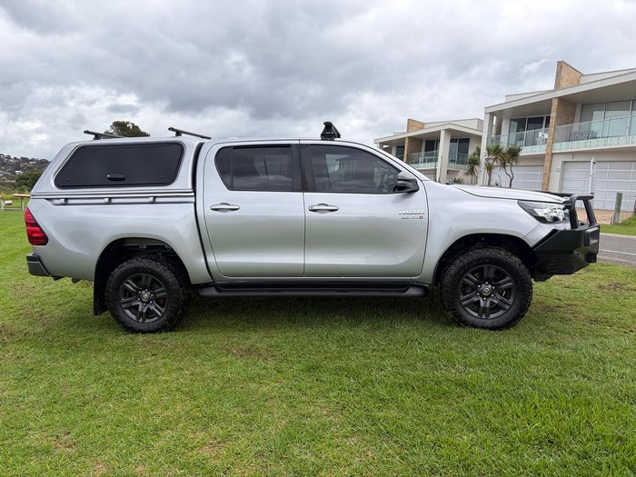 2022 Toyota Hilux SR