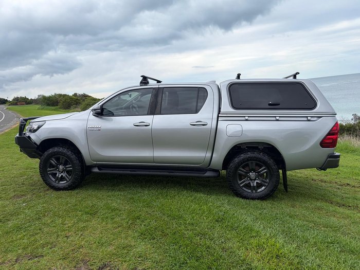 2022 Toyota Hilux SR