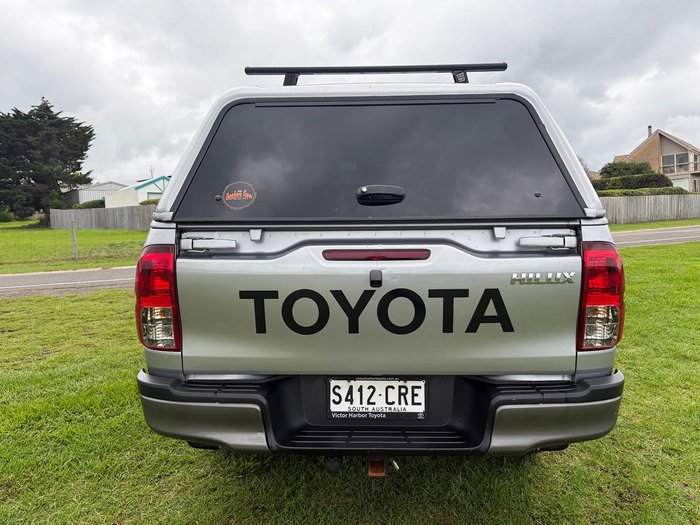 2022 Toyota Hilux SR
