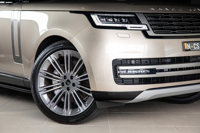 2025 Land Rover Range Rover D350 HSE