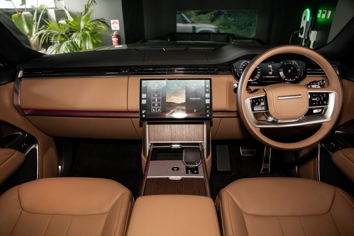 2025 Land Rover Range Rover D350 HSE