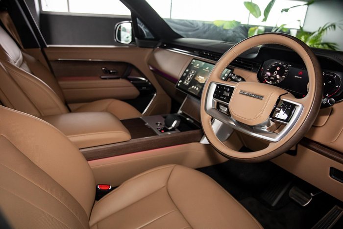 2025 Land Rover Range Rover D350 HSE
