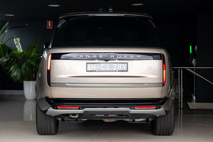 2025 Land Rover Range Rover D350 HSE