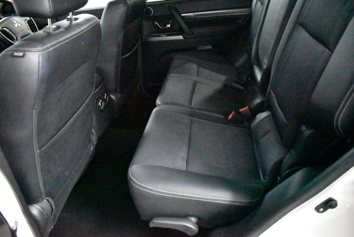 2020 Mitsubishi Pajero GLS