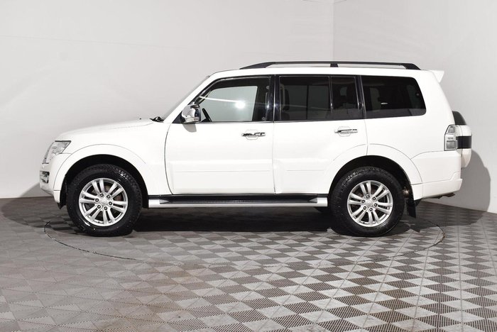 2020 Mitsubishi Pajero GLS