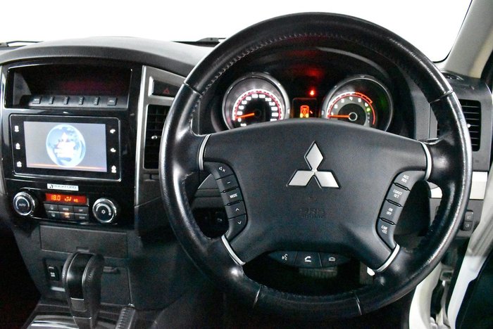 2020 Mitsubishi Pajero GLS