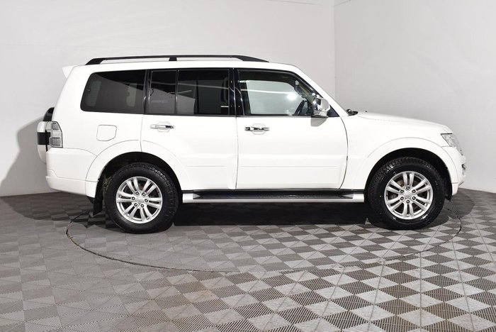 2020 Mitsubishi Pajero GLS