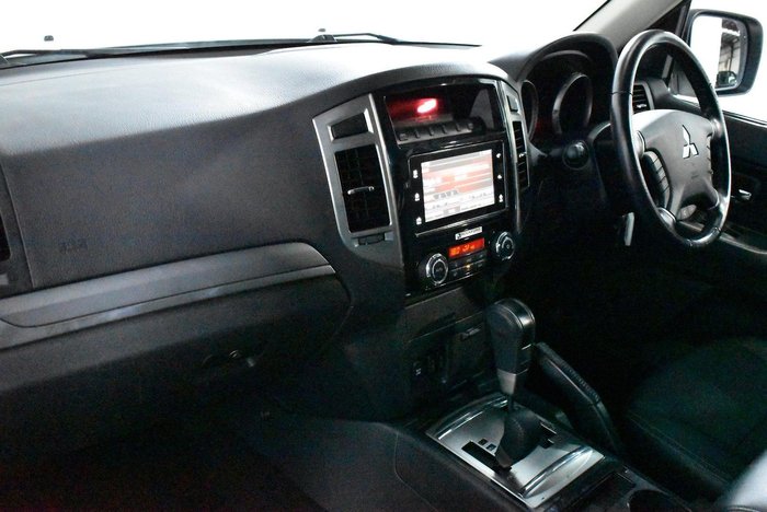 2020 Mitsubishi Pajero GLS