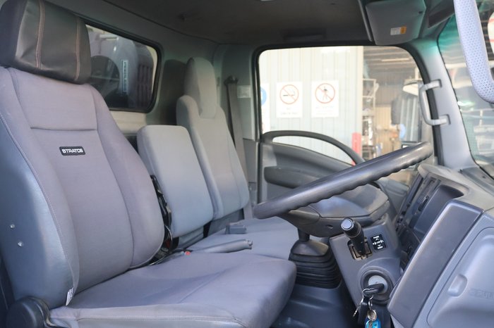 2019 ISUZU NPR 75-190